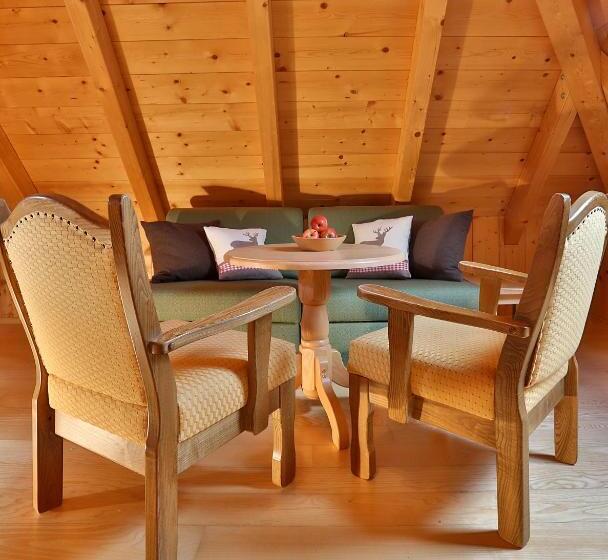 패밀리 룸, Astoria