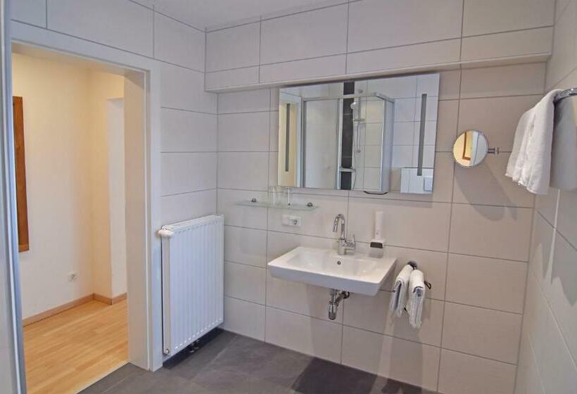 デラックスルーム, Ausseerland