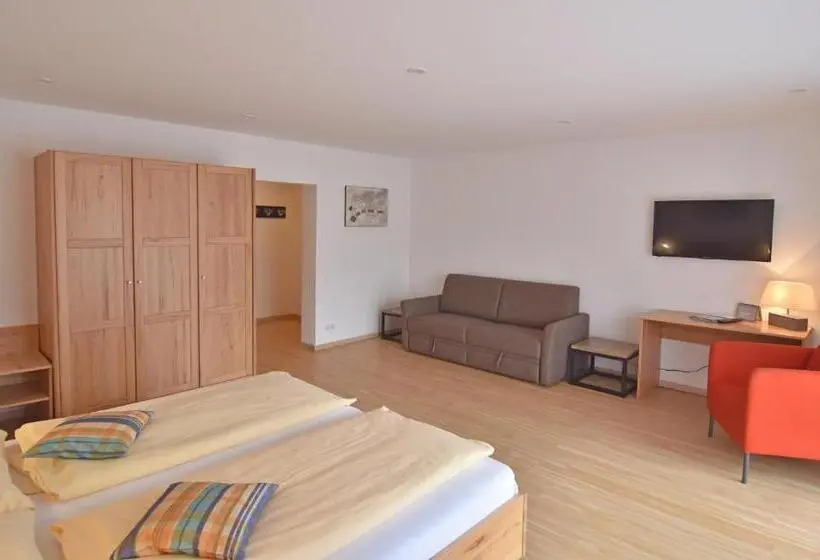 デラックスの4人部屋, Ausseerland