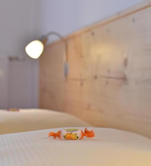 デラックスの４人部屋, Ausseerland