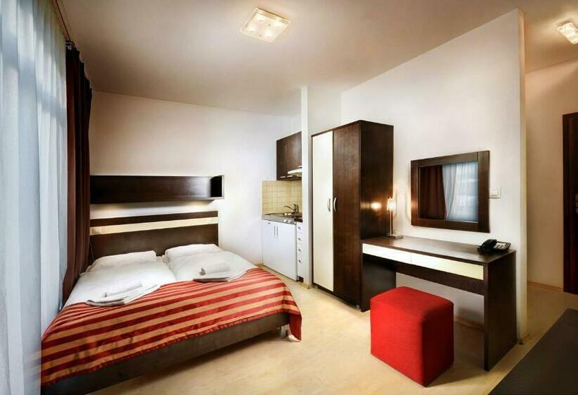 클래식 스튜디오, Bešeňová