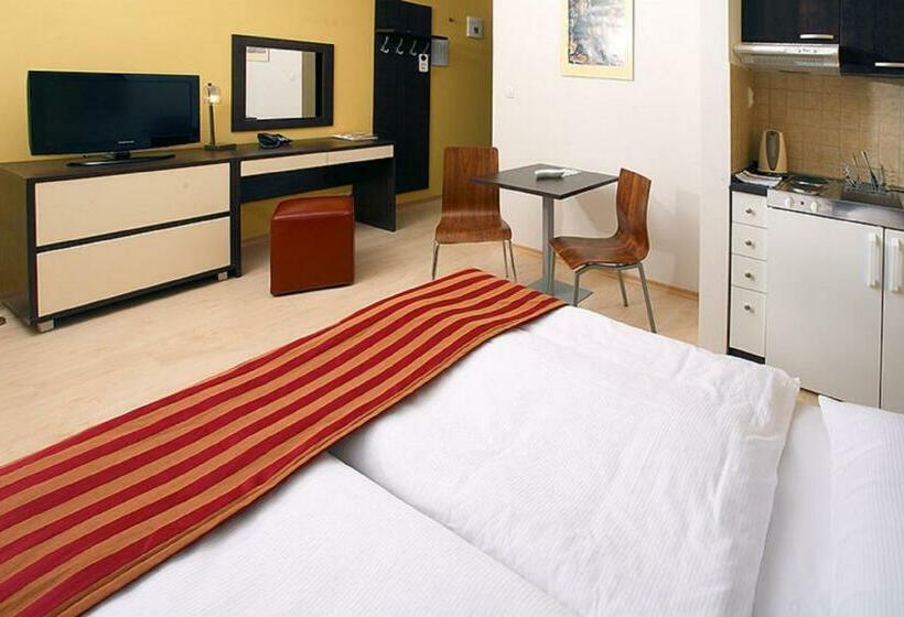 클래식 스튜디오, Bešeňová