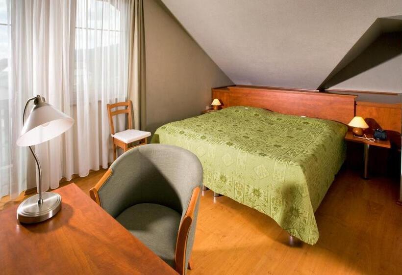 스탠다드 룸 공원 전망, Bešeňová