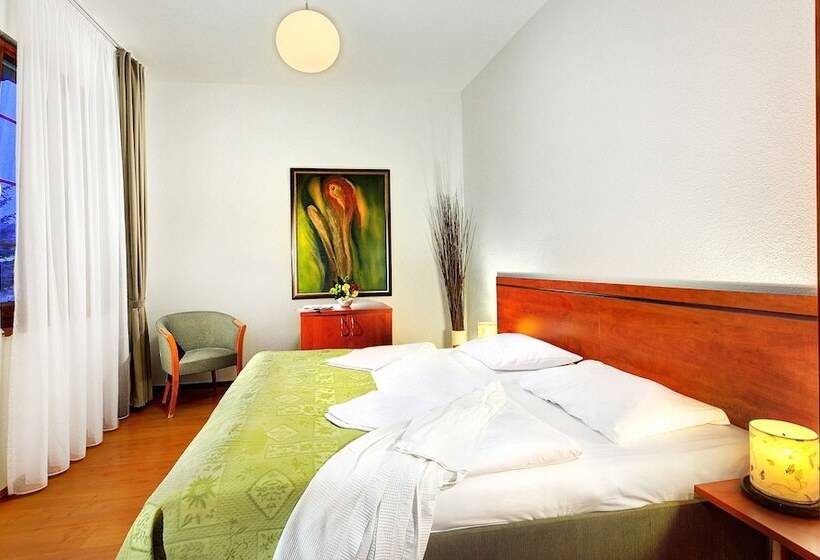 스위트, Bešeňová