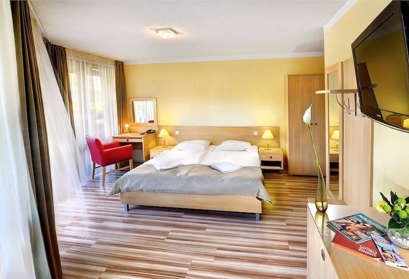 디럭스 룸, Bešeňová