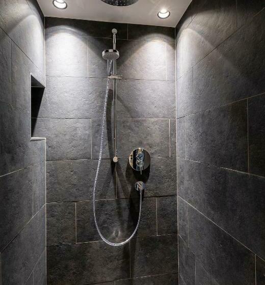 استودیو استاندارد با بالکن, Das Zwölferhaus