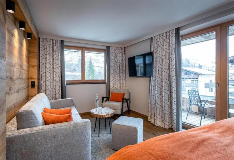 سوئیت با بالکن, Das Zwölferhaus