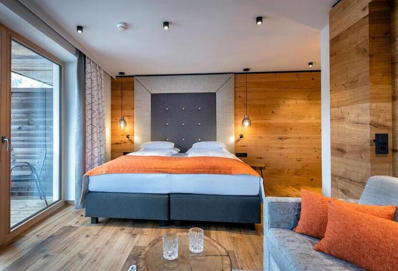 سوئیت با بالکن, Das Zwölferhaus