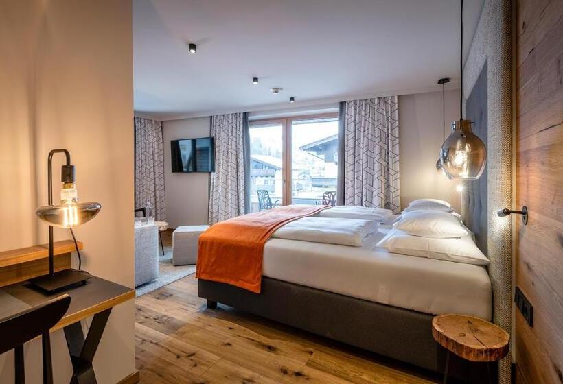 سوئیت با بالکن, Das Zwölferhaus