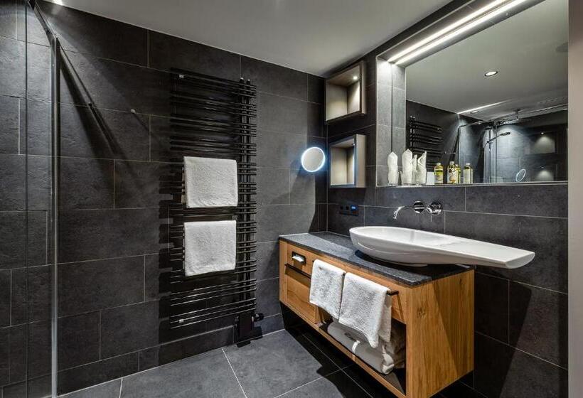 سوئیت با چشمانداز, Das Zwölferhaus