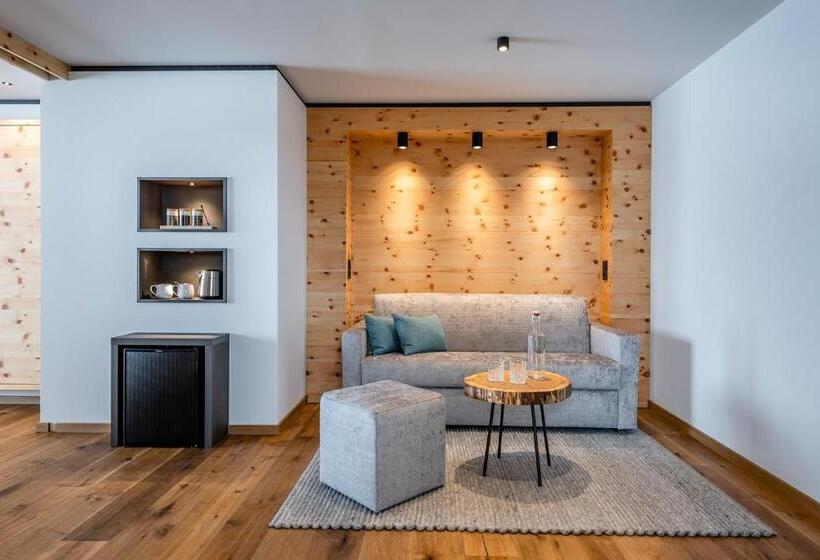 سوئیت با چشمانداز, Das Zwölferhaus