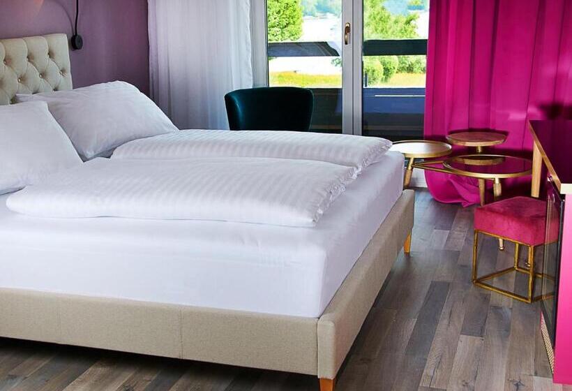 带阳台的高级房间, Eden Park