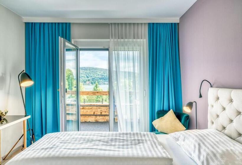 带阳台的高级房间, Eden Park