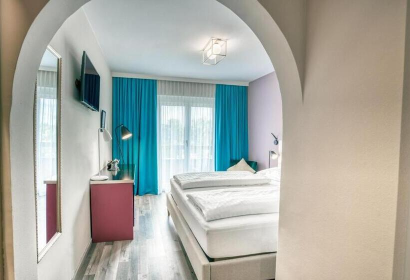 带阳台的高级房间, Eden Park