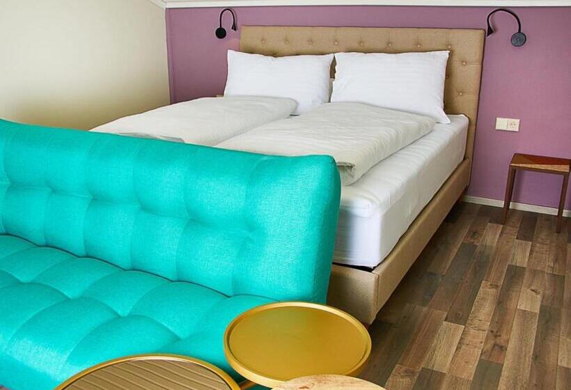 带1个卧室的带阳台的公寓, Eden Park