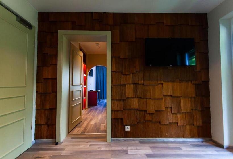 小型套房带阳台, Eden Park