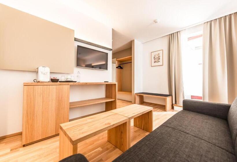 سوییت جونیور, Göttfried   Essen Trinken Schlafen