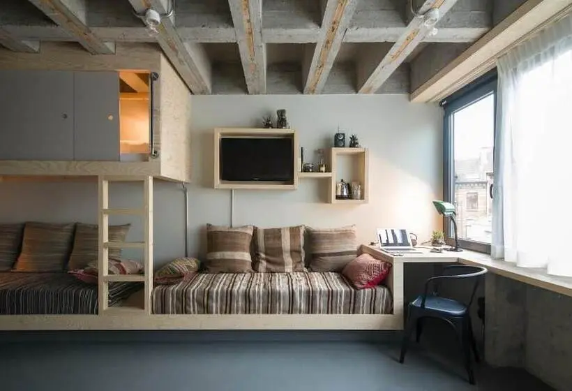 Familiekamer, Jam Brussels