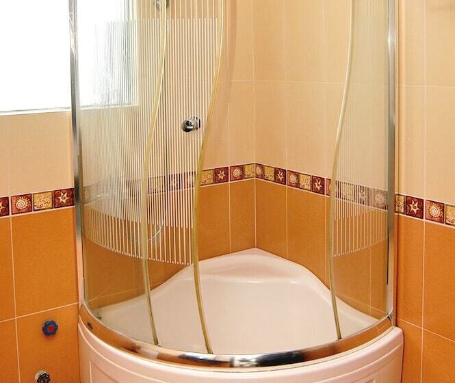 اتاق استاندارد, Khanh Duy