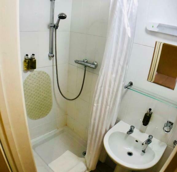 غرفة قياسية فردية, Manor