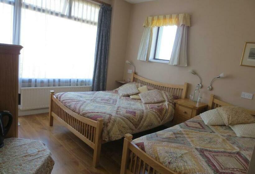 חדר סטנדרט לשלושה, The Stone House B&b