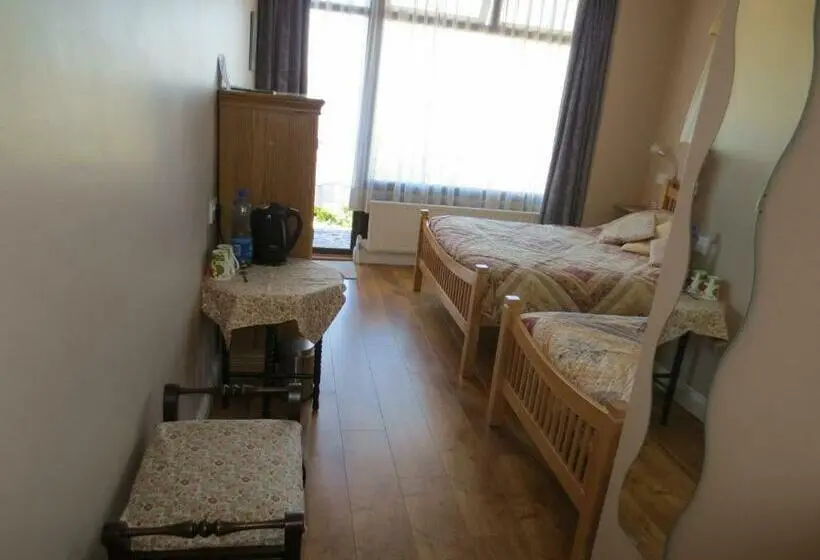 Standard Kolmen Hengen Huone, The Stone House B&b