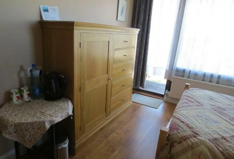 Standard Kolmen Hengen Huone, The Stone House B&b