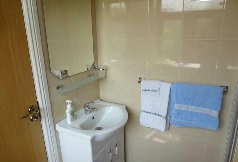 Standard Kolmen Hengen Huone, The Stone House B&b