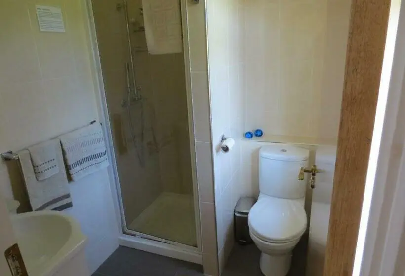 Standard Kolmen Hengen Huone, The Stone House B&b