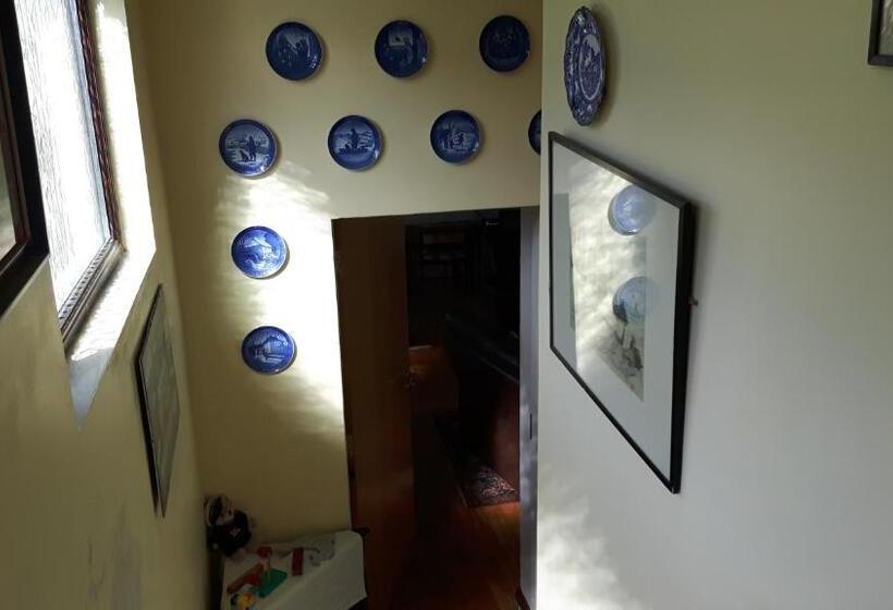 חדר סטנדרט לארבעה, The Stone House B&b