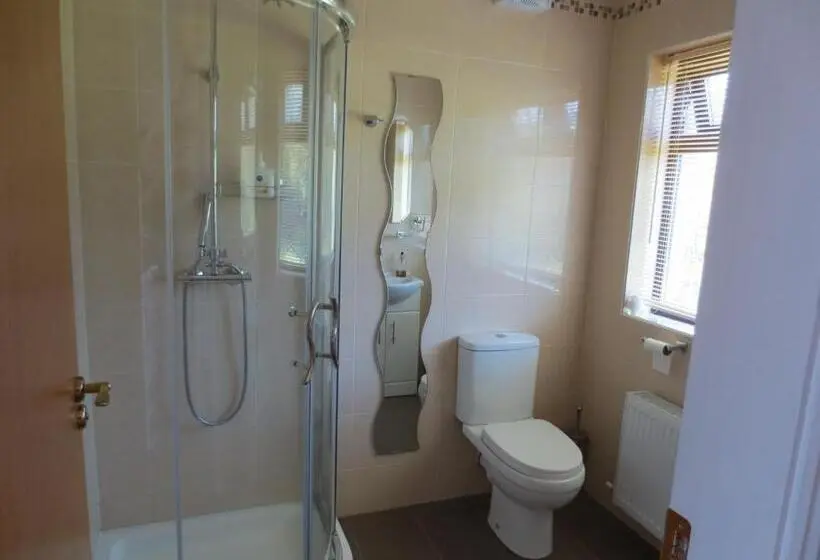 Standard Neljän Hengen Huone, The Stone House B&b