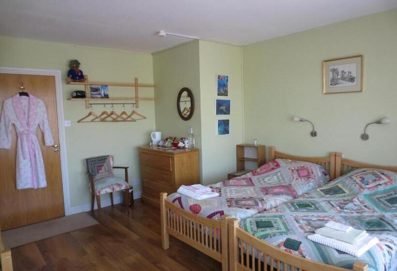 חדר סטנדרט לארבעה, The Stone House B&b