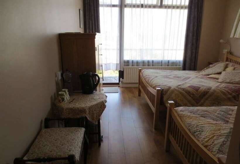 חדר סטנדרט לשלושה, The Stone House B&b