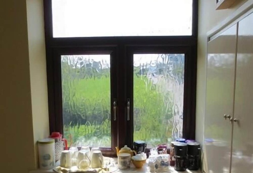 חדר סטנדרט לשלושה, The Stone House B&b