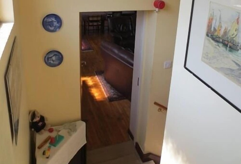 חדר סטנדרט לארבעה, The Stone House B&b