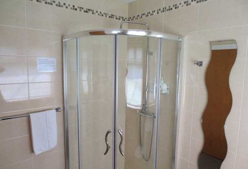 חדר סטנדרט לארבעה, The Stone House B&b