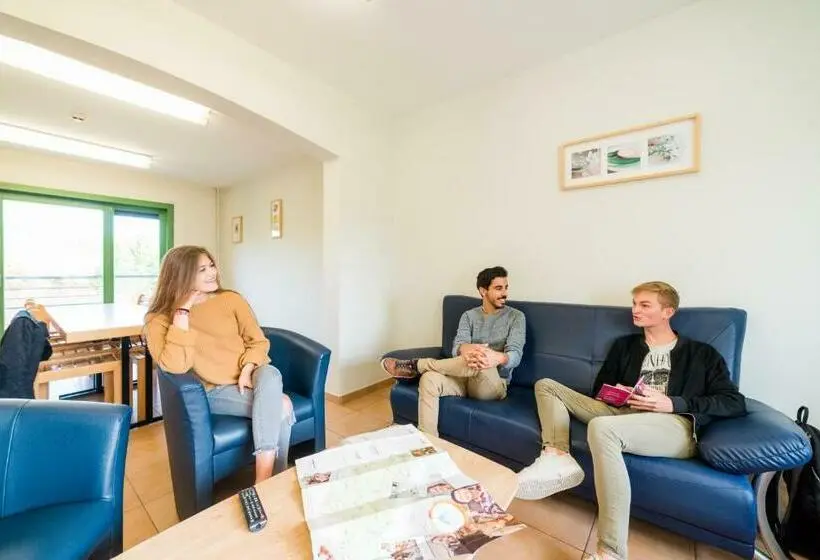 Talo 1 Makuuhuone, Auberge De Jeunesse De Bouillon