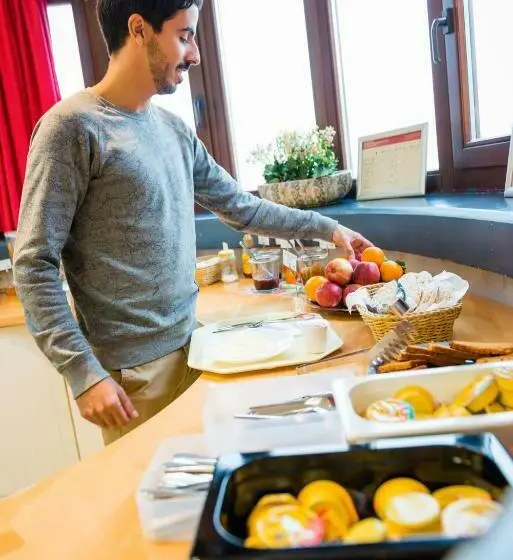 Standard Neljän Hengen Huone, Auberge De Jeunesse De Bouillon