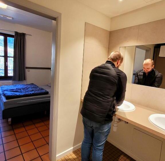 מיטה בחדר משותף, Auberge De Jeunesse De Bouillon