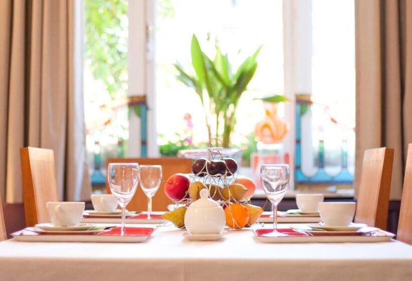 Camera Tripla Deluxe, B&b Lodging At 8