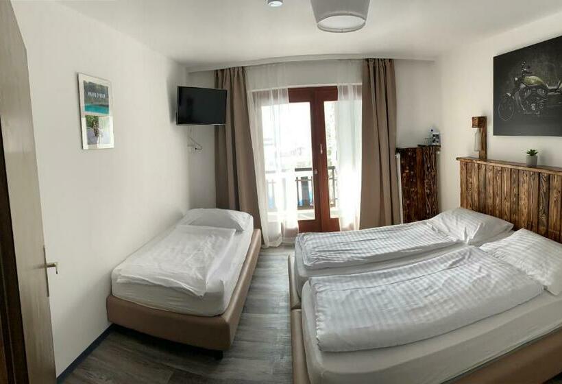 Трехместный Номер Комфорт, La Irmania Pension