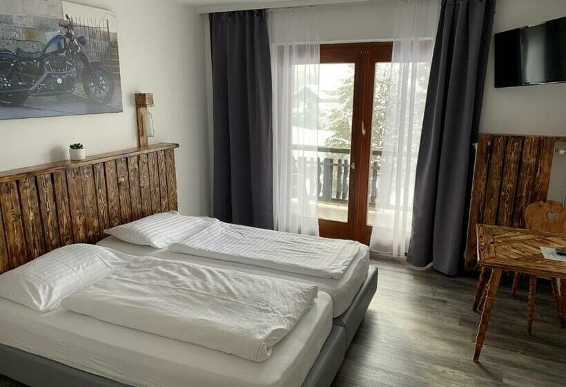 Номер Стандарт Вид на Горы, La Irmania Pension