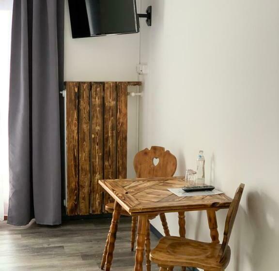 Номер Стандарт Вид на Горы, La Irmania Pension