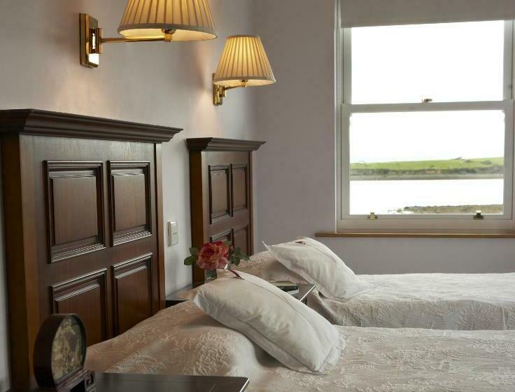 غرفة عائلية مطلّة علي البحر, Seapoint House