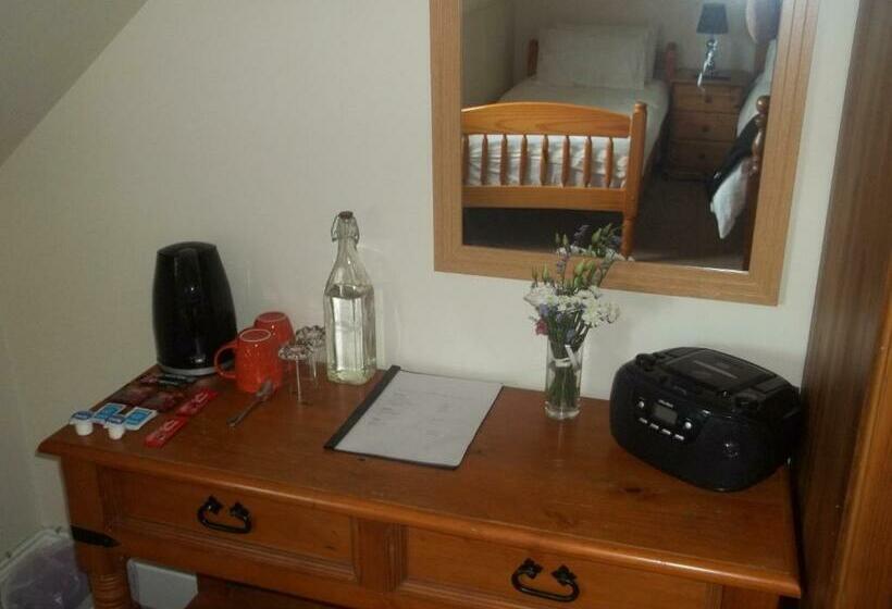 חדר סטנדרט חדר אמבטיה משותף, The Curragh Country House Accommodation