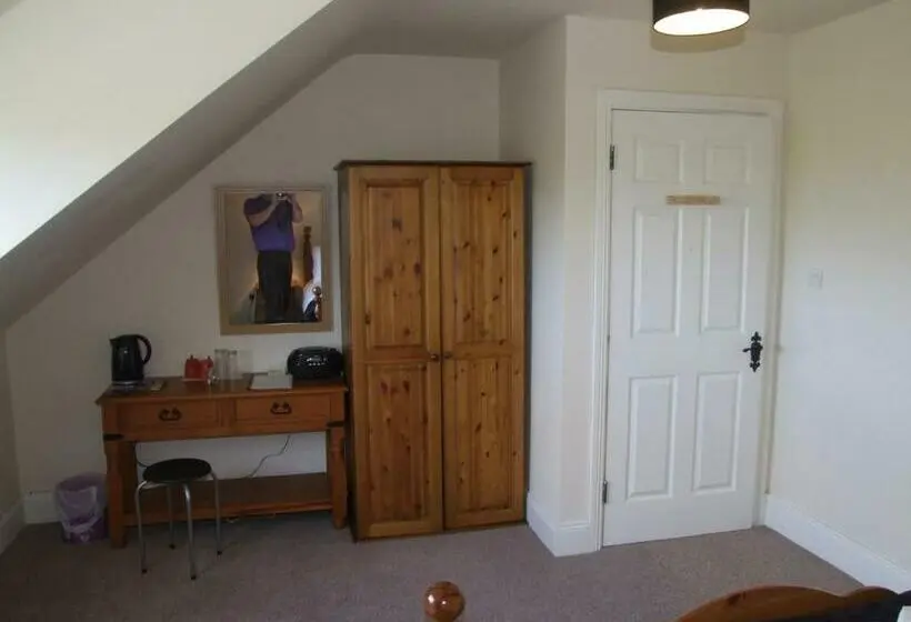 Standard-huone Jaettu Kylpyhuone, The Curragh Country House Accommodation