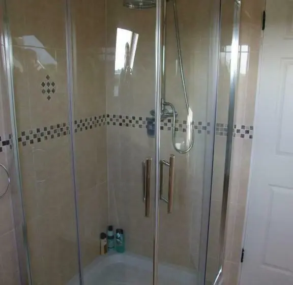 Standard-huone Jaettu Kylpyhuone, The Curragh Country House Accommodation