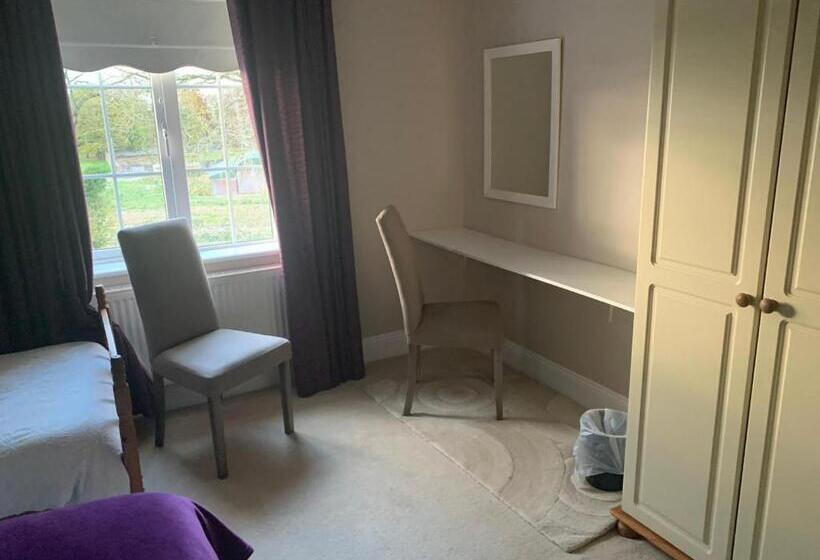 חדר סטנדרט חדר אמבטיה משותף, The Curragh Country House Accommodation