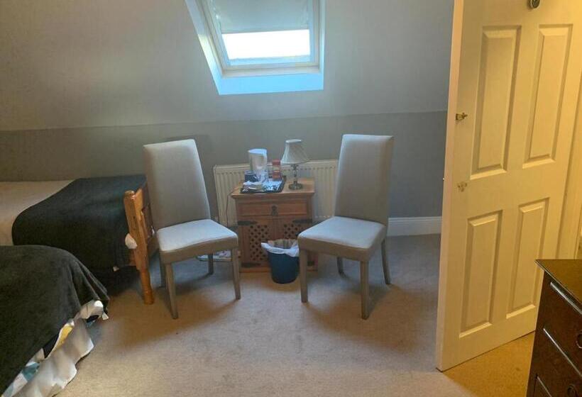 חדר סטנדרט, The Curragh Country House Accommodation