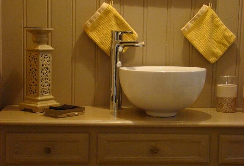 חדר סטנדרט, Chimay B & B    Ptits Déj Gourmands Proposés